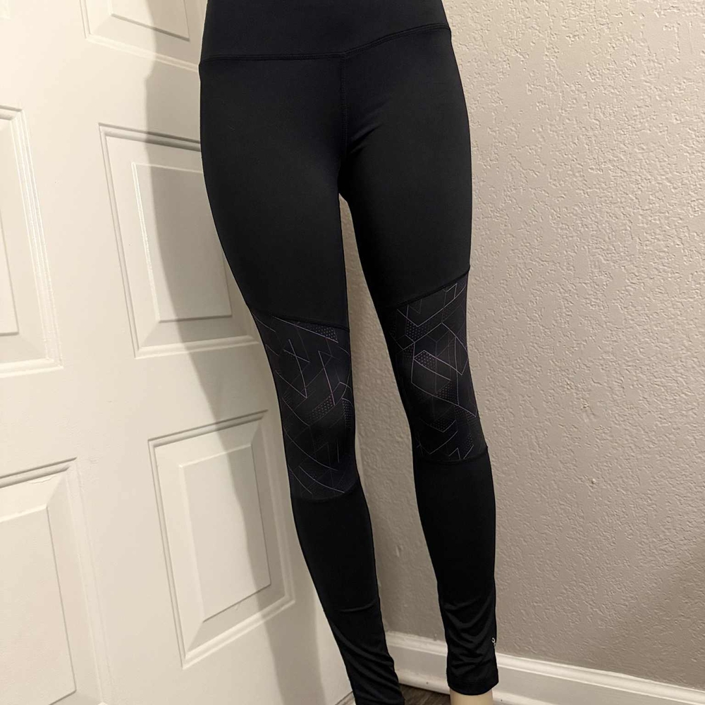 Reebok Women's Black Geometric Leggings